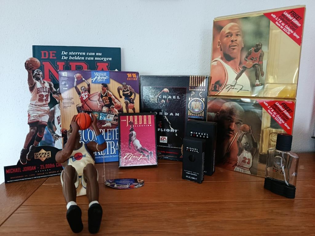 Michael Jordan vintage bundel + Jordan poster, G1, Ophalen