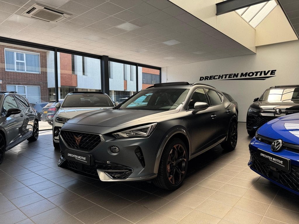 CUPRA Formentor 1.4 e-Hybrid VZ Black Edition / Pano / Camer, Auto's, Cupra, Gebruikt, Formentor, Hybride Elektrisch/Benzine, 13 kWh