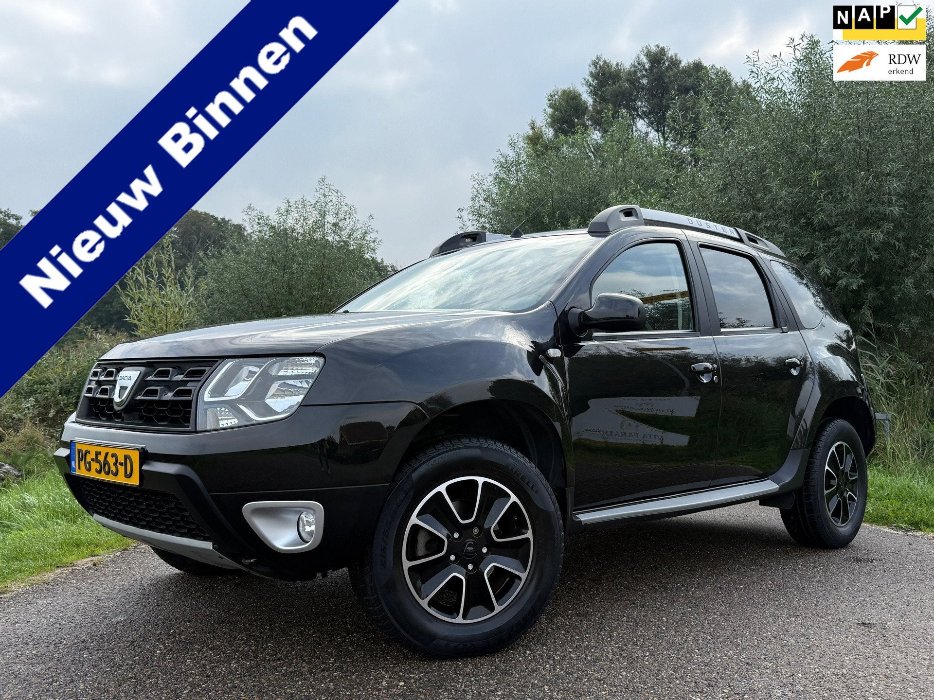 Dacia Duster 1.2 TCe Blackshadow | 2e Eigenaar | Leder | Cam, Auto's, Voorwielaandrijving, Dealer onderhouden, 125 pk, Gebruikt
