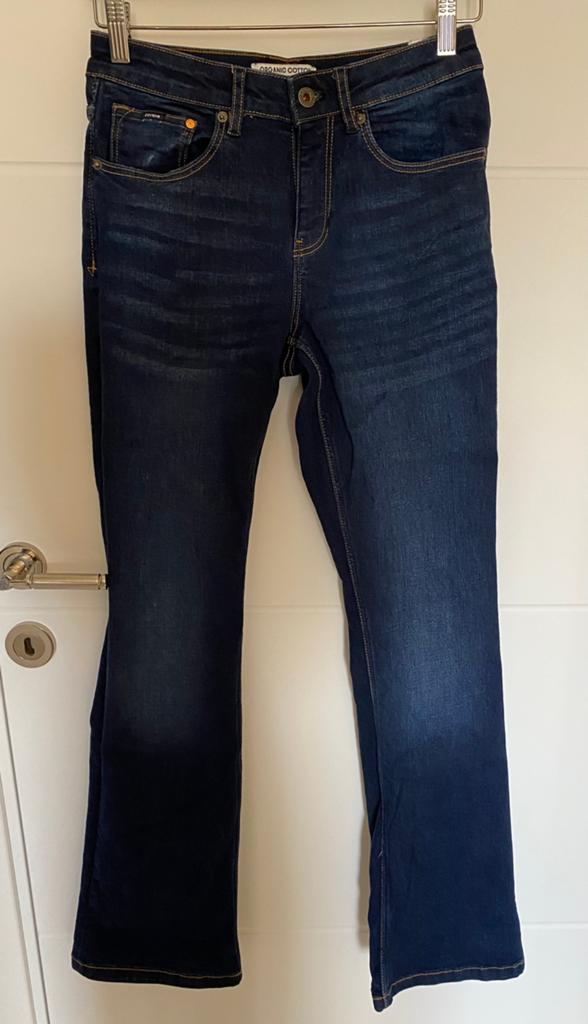 Kuyichi Amy Bootcut spijkerbroek in maat 28 lengte 32, zgan, Ophalen of Verzenden, Zo goed als nieuw, Blauw, W28 - W29 (confectie 36)