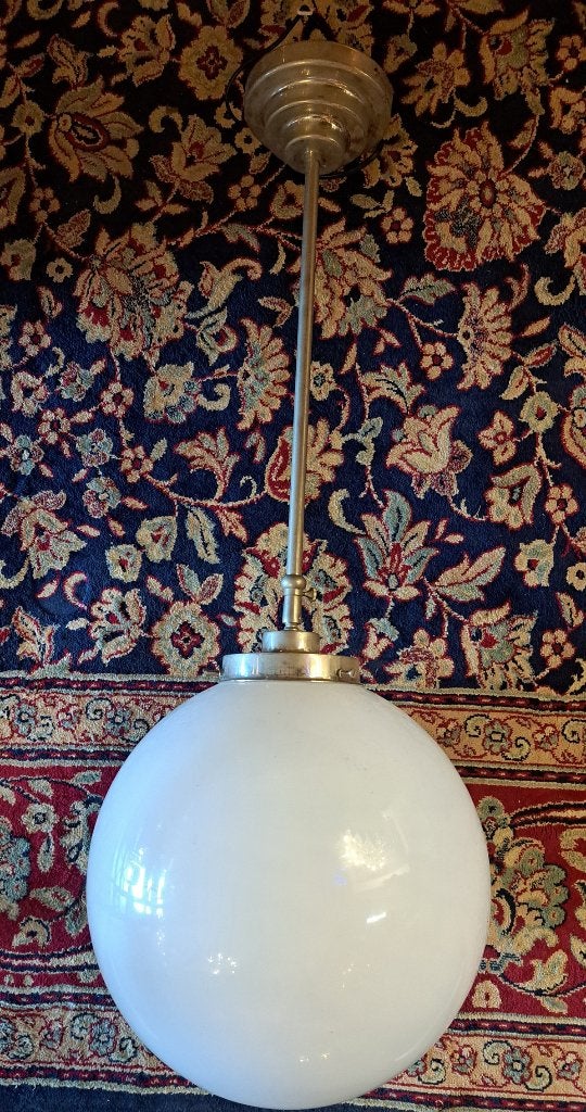 Mooie hanglamp in gispen stijl nikkel armatuur en glazen bol, Ophalen of Verzenden