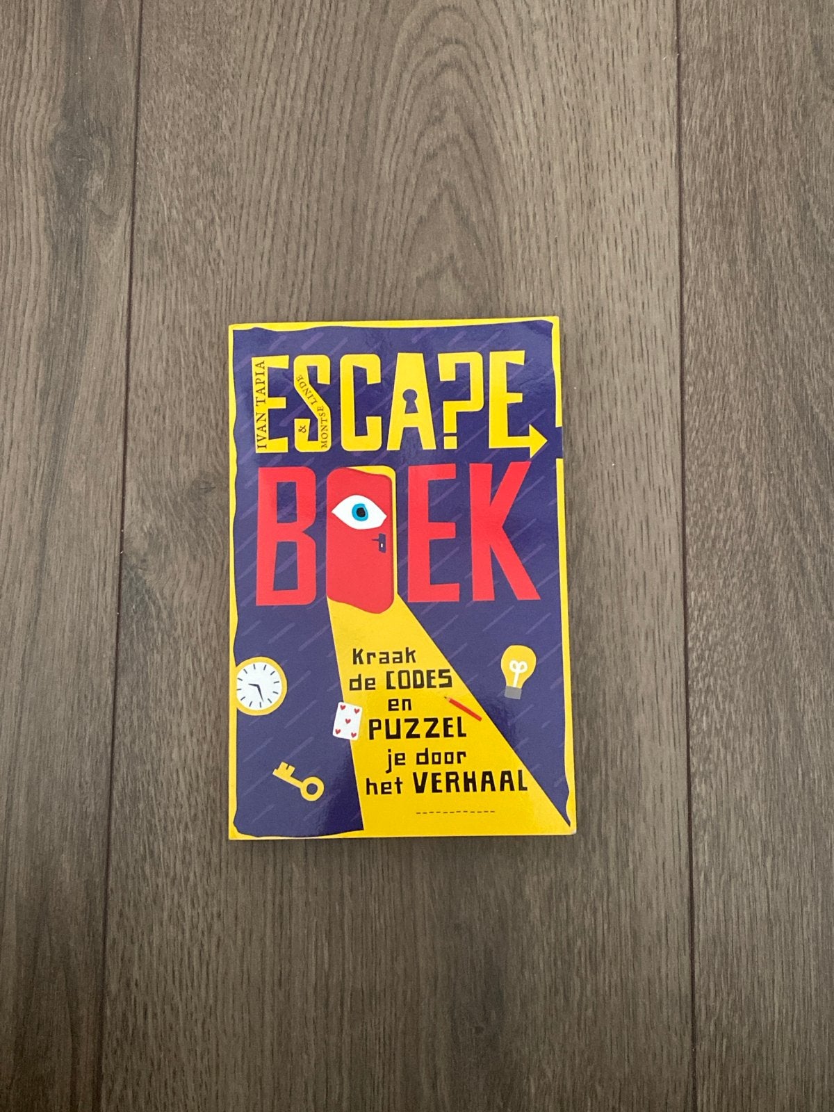 Escape Boek: Kraak de codes en puzzel je door het verhaal, Ophalen of Verzenden, Zo goed als nieuw