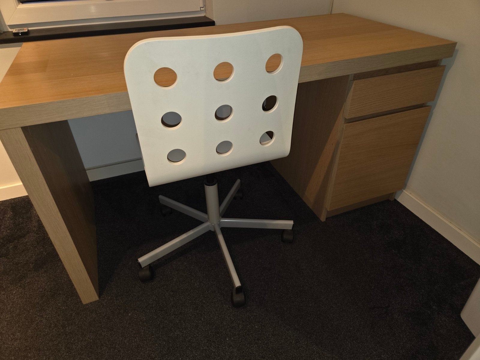 IKEA Malm bureau met bureaustoel (140x65cm), Huis en Inrichting, Ophalen, Gebruikt, 65 cm, Bruin