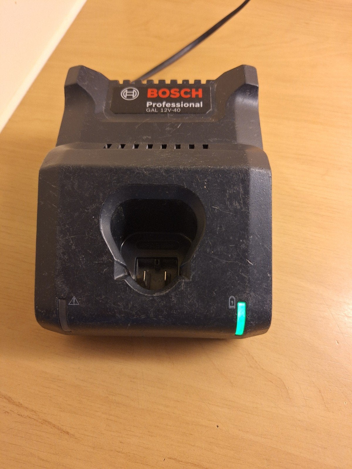 lader bosch, Audio, Tv en Foto, Accu's en Batterijen, Ophalen of Verzenden, Zo goed als nieuw
