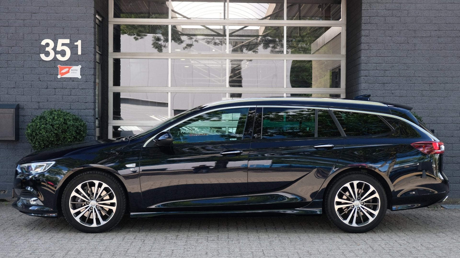 Opel INSIGNIA SPORTS TOURER 2.0 Turbo 4x4 Innovation OPC | C, Auto's, Opel, Automaat, Gebruikt, 4 cilinders, Blauw