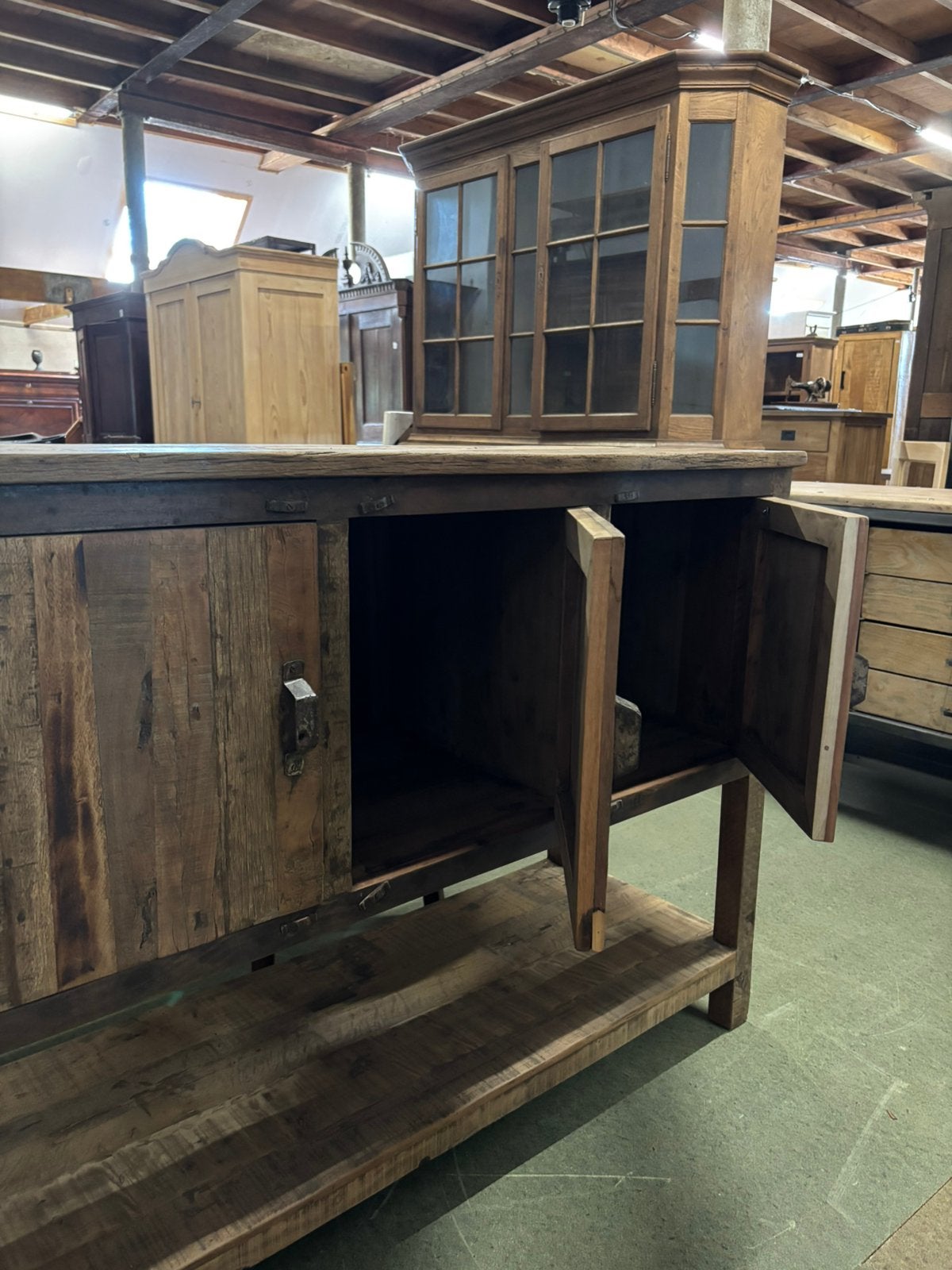Authentiek Oud Houten Dressoir Stoer & Landelijk, Ophalen, Met deur(en), 150 tot 200 cm, Teakhout