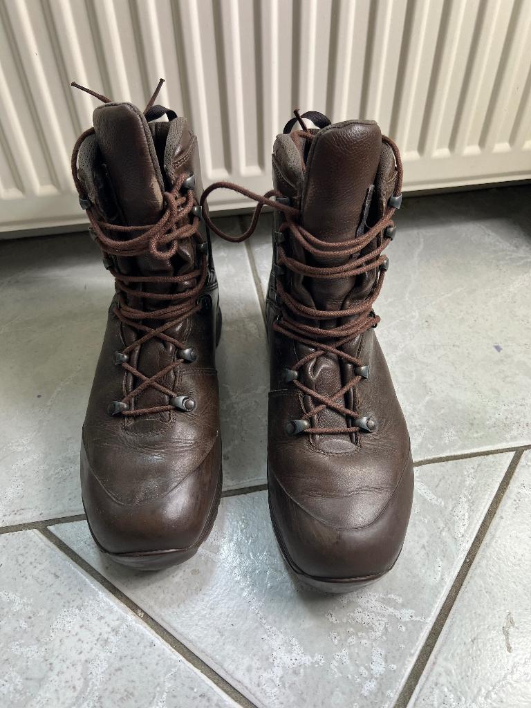 Licht gedragen paar HAIX MONDO legerschoenen maat 280M. 44, Sport en Fitness, Bergsport en Wandelen, Verzenden, Gebruikt, Schoenen