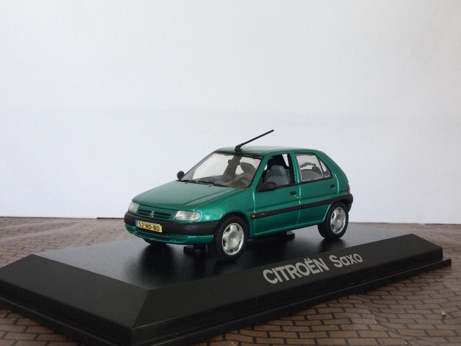 Citroën Saxo 5-Drs 1998 Groen Metallic Norev 1:43, Ophalen of Verzenden, Nieuw, Auto, Norev