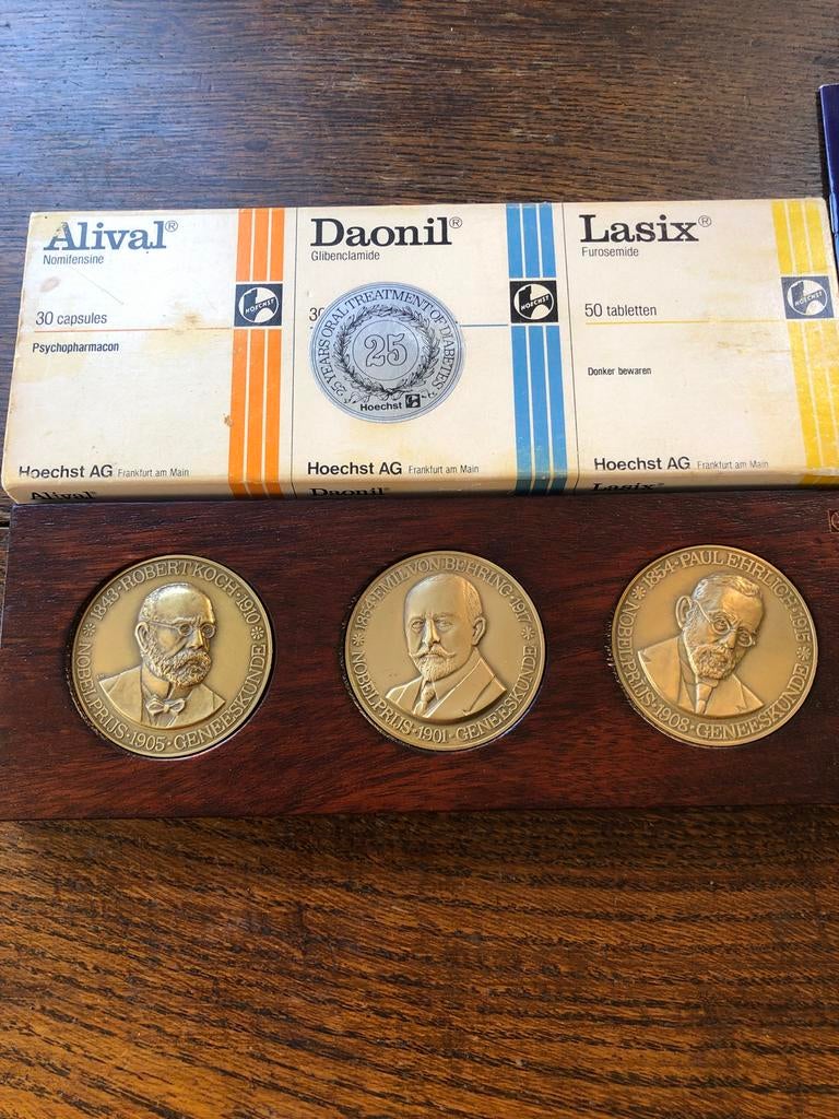 Historische Hoechst Pharma Collectie met Nobelprijswinnaars, Postzegels en Munten, Ophalen of Verzenden