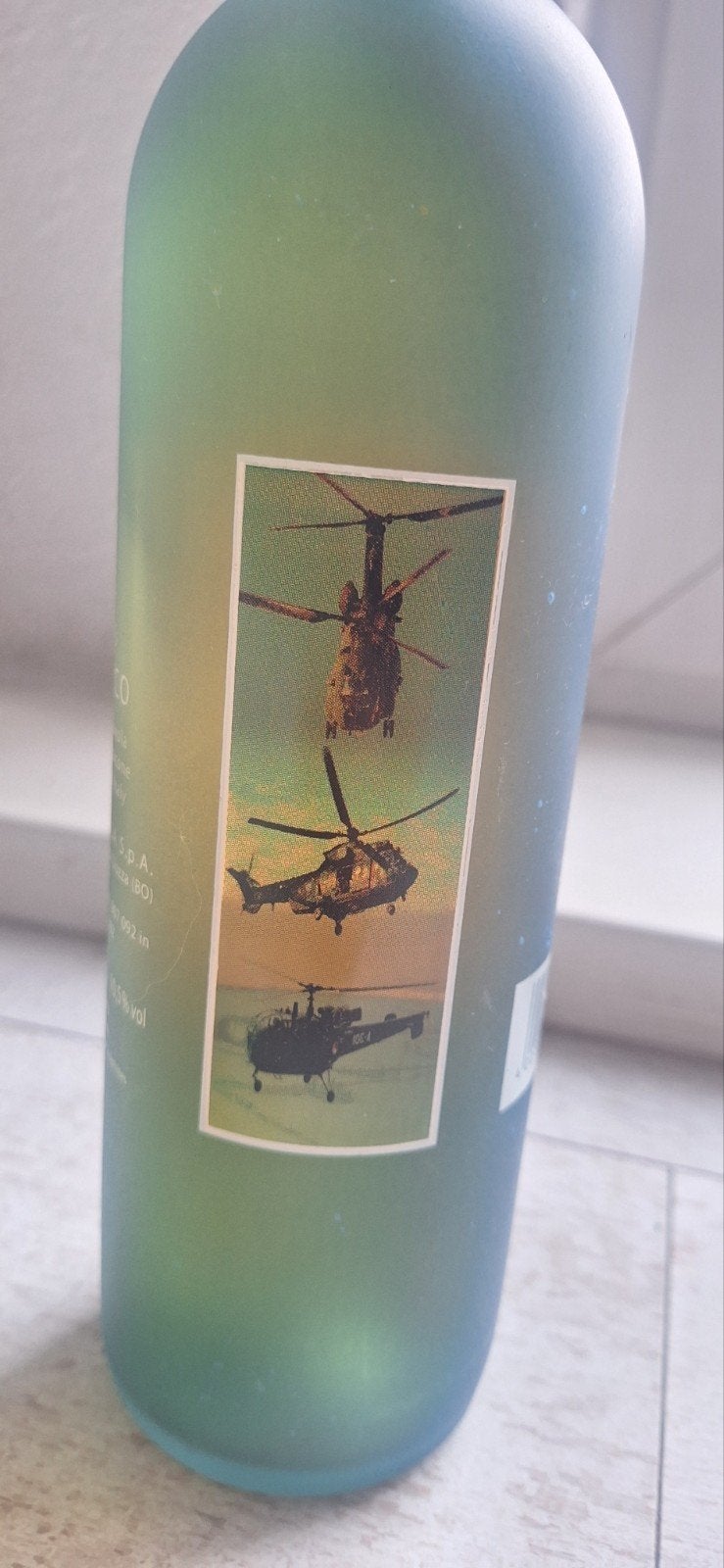 wijnfles "vliegbasis Soesterberg ", Verzamelen, Ophalen of Verzenden, Luchtmacht, Nederland, Kunstobject