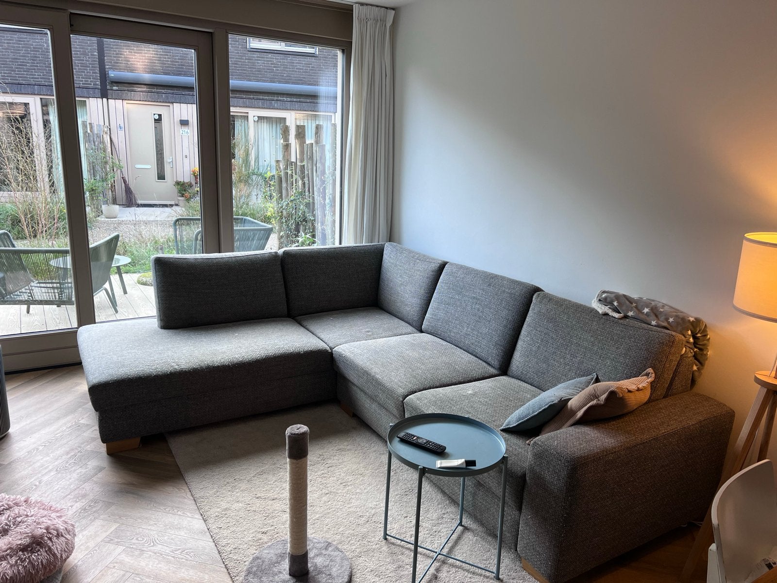 Gratis Ikea hoekbank - stof beschadigd, ophalen voor 24 okt, Ophalen, 250 tot 300 cm, Gebruikt, Hoekbank