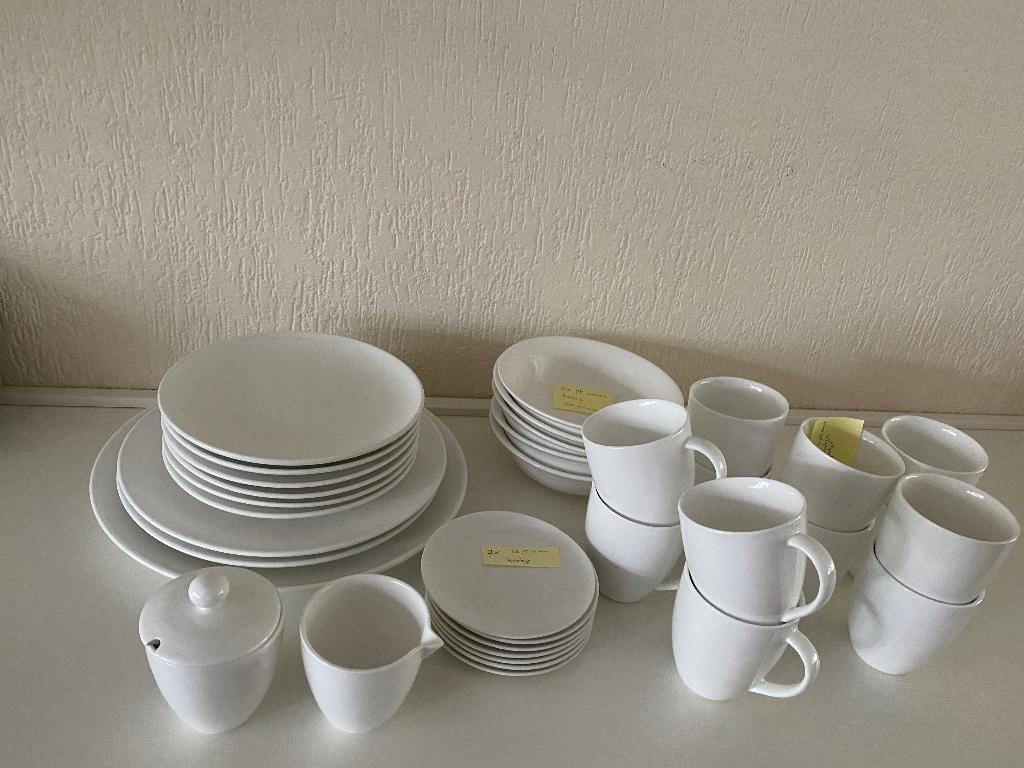 Servies onderdelen. vt wonen basis, Gebruikt, Ophalen of Verzenden, Effen, Kop(pen) en/of Schotel(s)