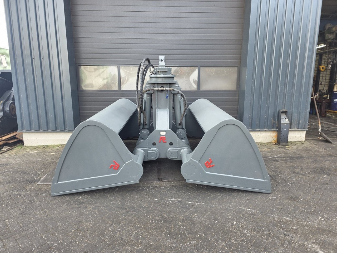 clamshell 6250ltr