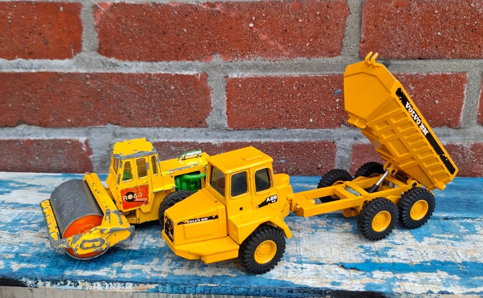 Volvo RM A25 Dumper en Wegenwals vintage toys, Ophalen of Verzenden, Gebruikt, Bus of Vrachtwagen