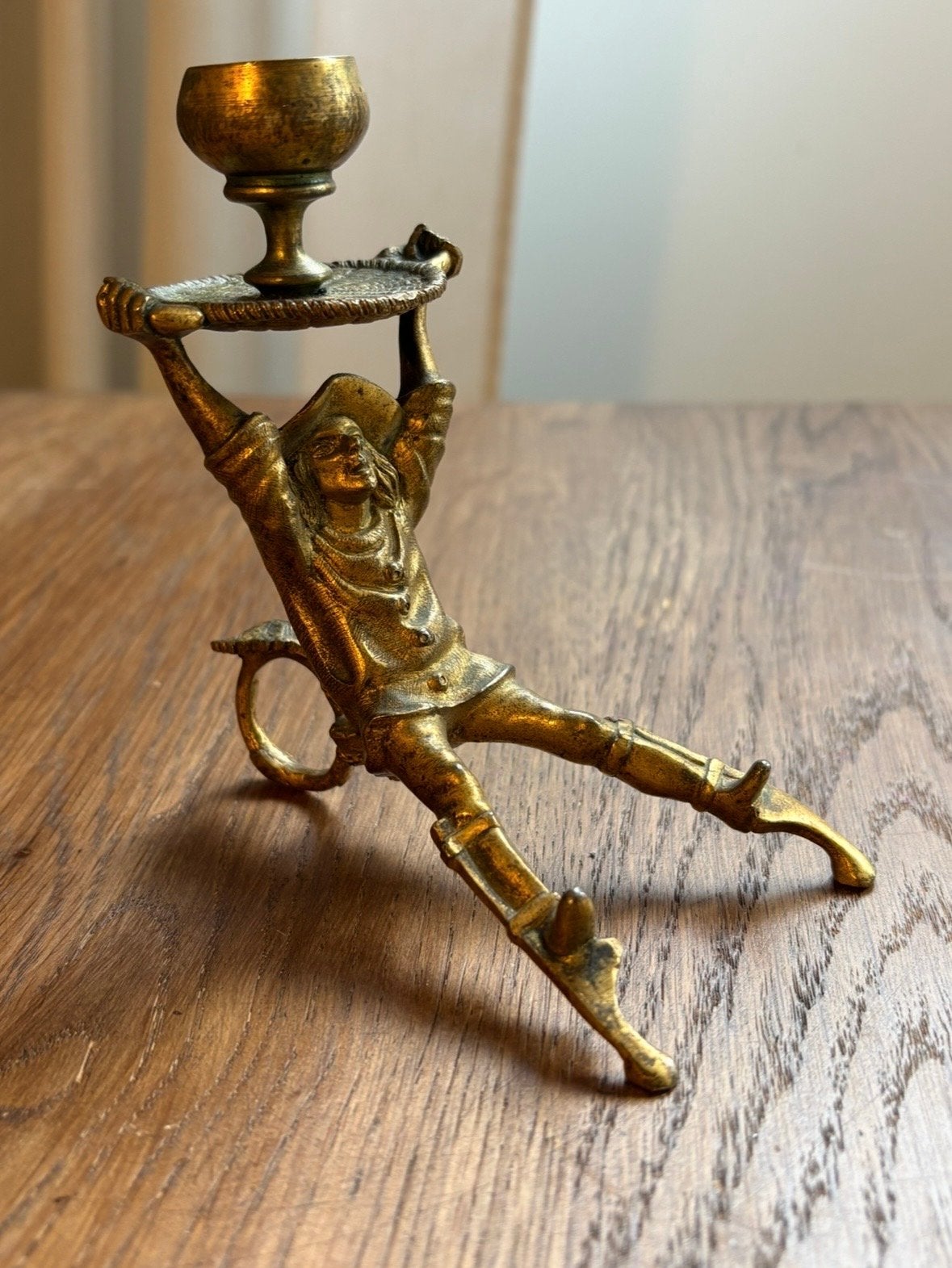 Antieke koperen kandelaar in de vorm van een acrobaat, Ophalen of Verzenden, Koper of Brons