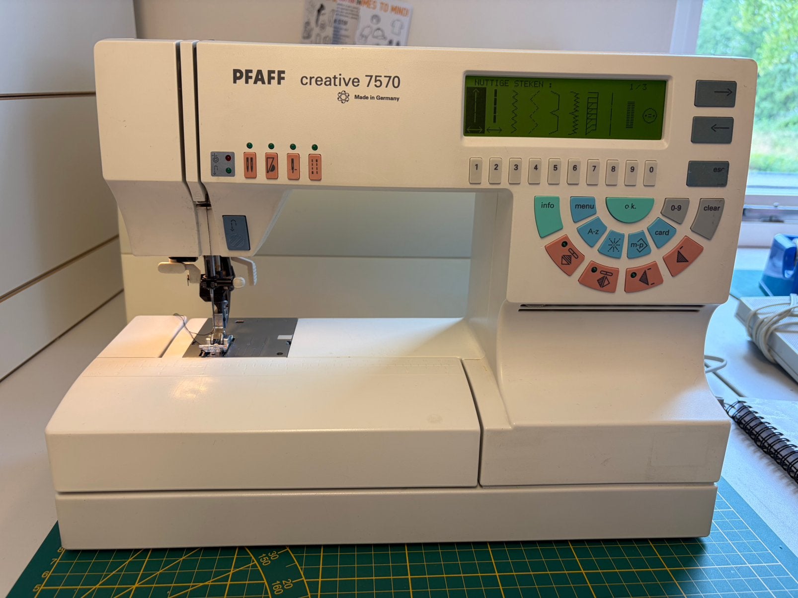 PFAFF CREATIVE 7570 izgst met borduurmodule beurt/garantie, Hobby en Vrije tijd, Naaimachines en Toebehoren, Ophalen of Verzenden