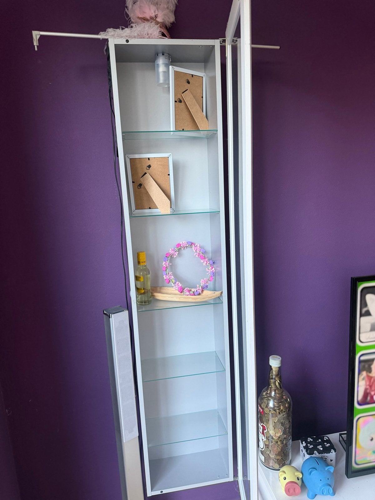 Witte vitrinekast met glazen planken, Ophalen, Minder dan 50 cm, Gebruikt, Glas