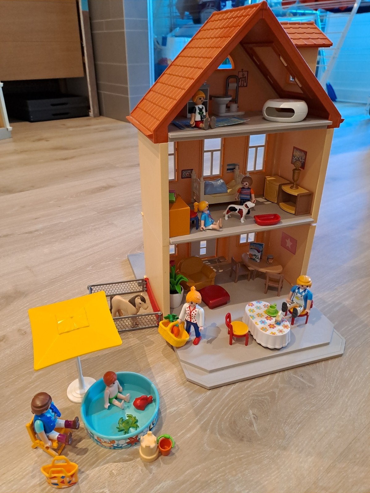Playmobil Groot Woonhuis met veel accessoires en figuren, Gebouw, Complete set, Ophalen of Verzenden, Zo goed als nieuw
