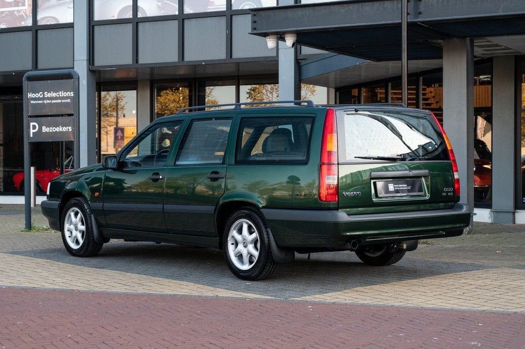 Volvo 850 2.5i Estate (bj 1995), Auto's, Oldtimers, Zwart, Overige kleuren, Leder en Stof, Origineel Nederlands