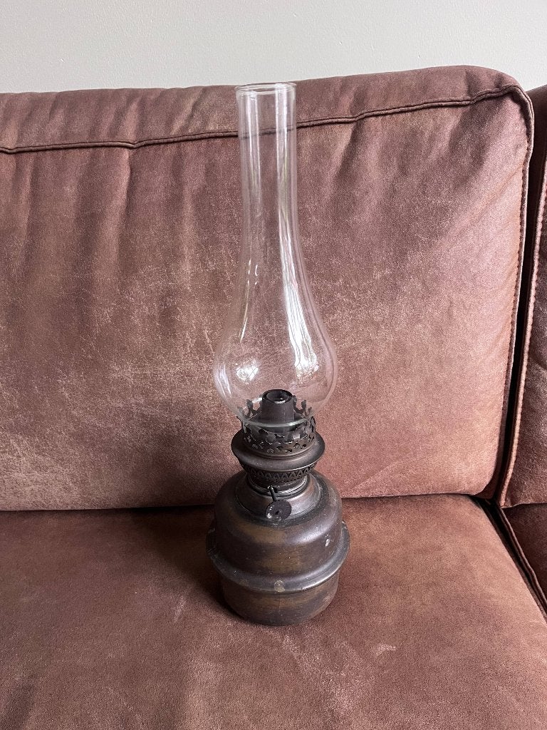 Antieke petroleumlamp met glas – messing – decoratief, Antiek en Kunst, Ophalen of Verzenden