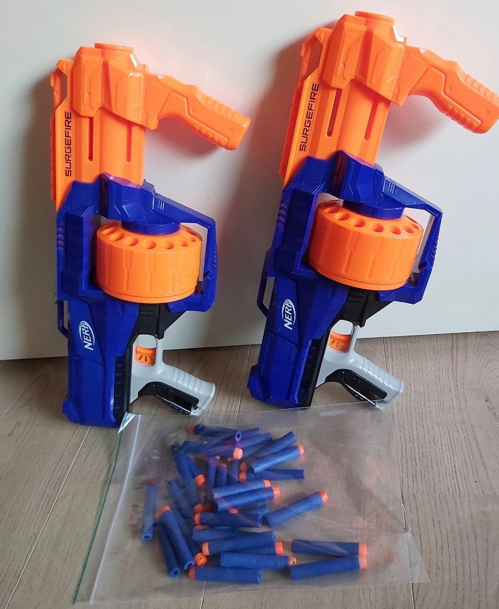 2 Nerf Surgefire Blasters met Darts, Ophalen of Verzenden