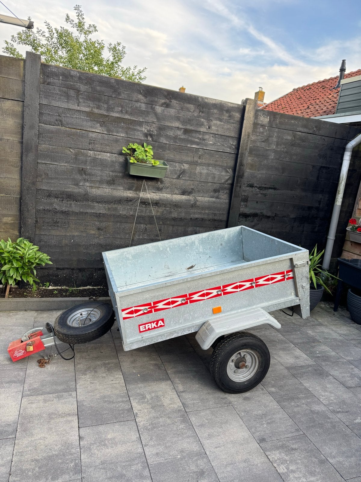 Nette ERKA aanhangwagen met extra band en hoes, Ophalen, Gebruikt