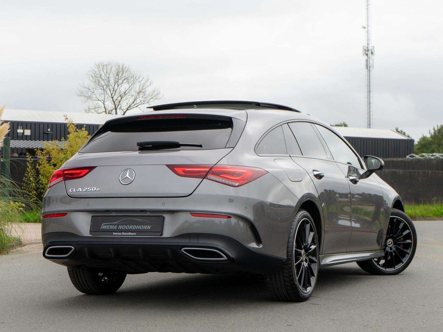 Mercedes CLA-klasse Shooting Brake 250 e AMG Panoramadak|Bur, Auto's, CLA, Gebruikt, 4 cilinders, Automatische klimaatregeling