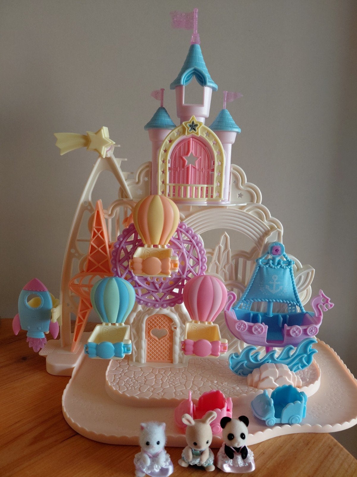 Sylvanian families pretpark/speeltoestel/compleet/babies, Ophalen of Verzenden, Zo goed als nieuw, Poppenhuis