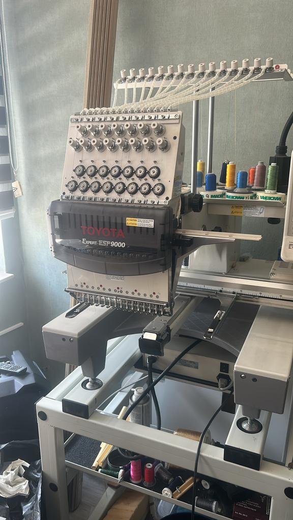 Toyota Expert ESP 9000 Industriële Borduurmachine, Hobby en Vrije tijd, Borduren en Borduurmachines, Ophalen, Gebruikt, Machineborduren