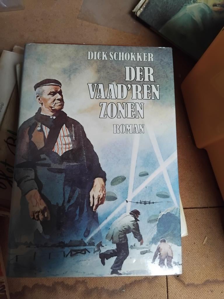 Dick Schokker - Der Vaad'ren Zonen - Roman, Ophalen of Verzenden, Gelezen, Dick Schokker, Nederland