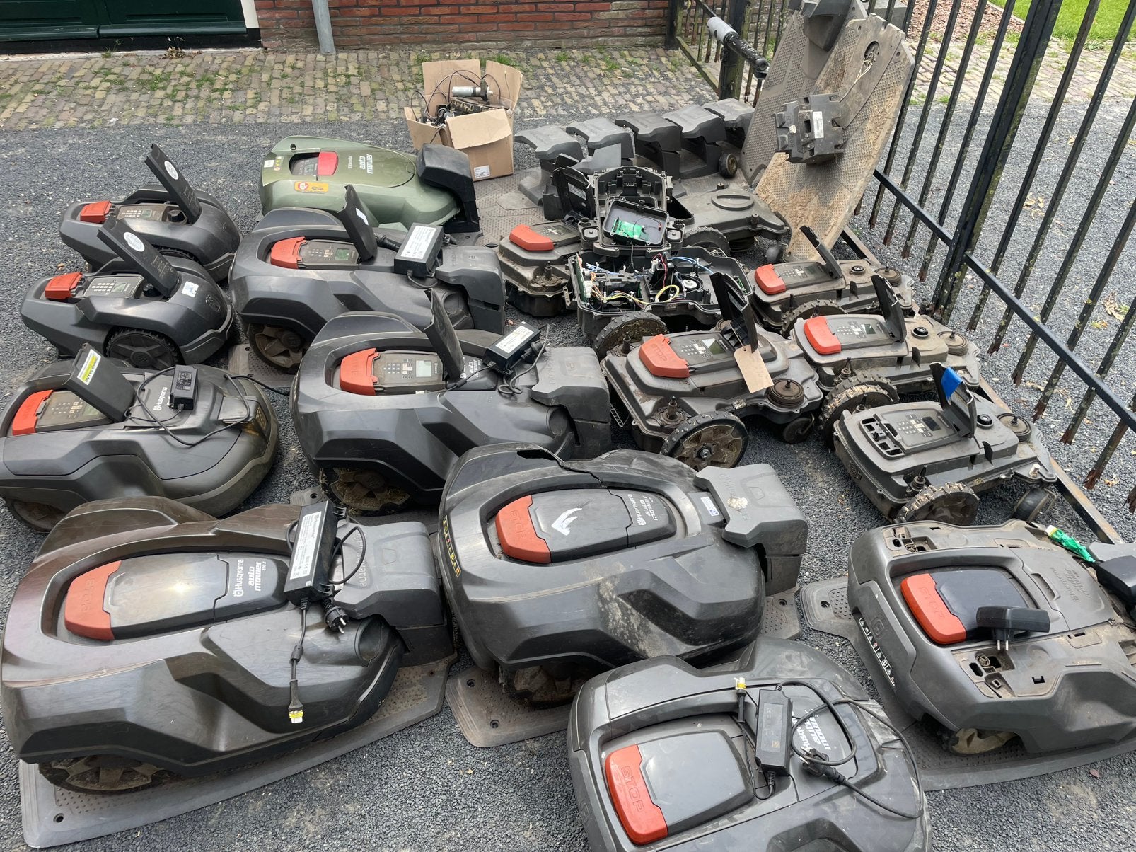 Partij loop/sloop husqvarna Robotmaaiers, Ophalen, Gebruikt