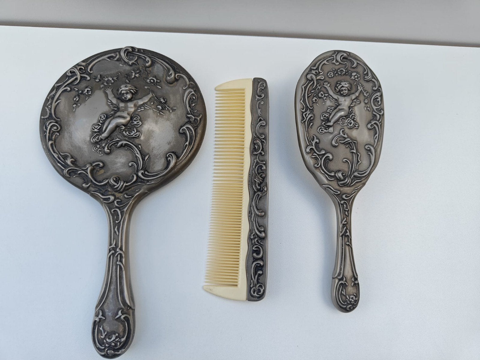 Vintage toilettafelset met spiegel, borstel en kam., Ophalen