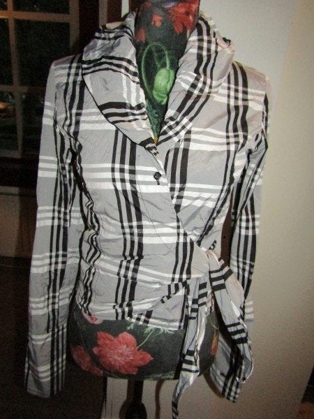 F405a Bien Bleu mt S blouse zwart grijs wit ruit wikkel, Kleding | Dames, Verzenden, Zwart, Zo goed als nieuw, Maat 36 (S)