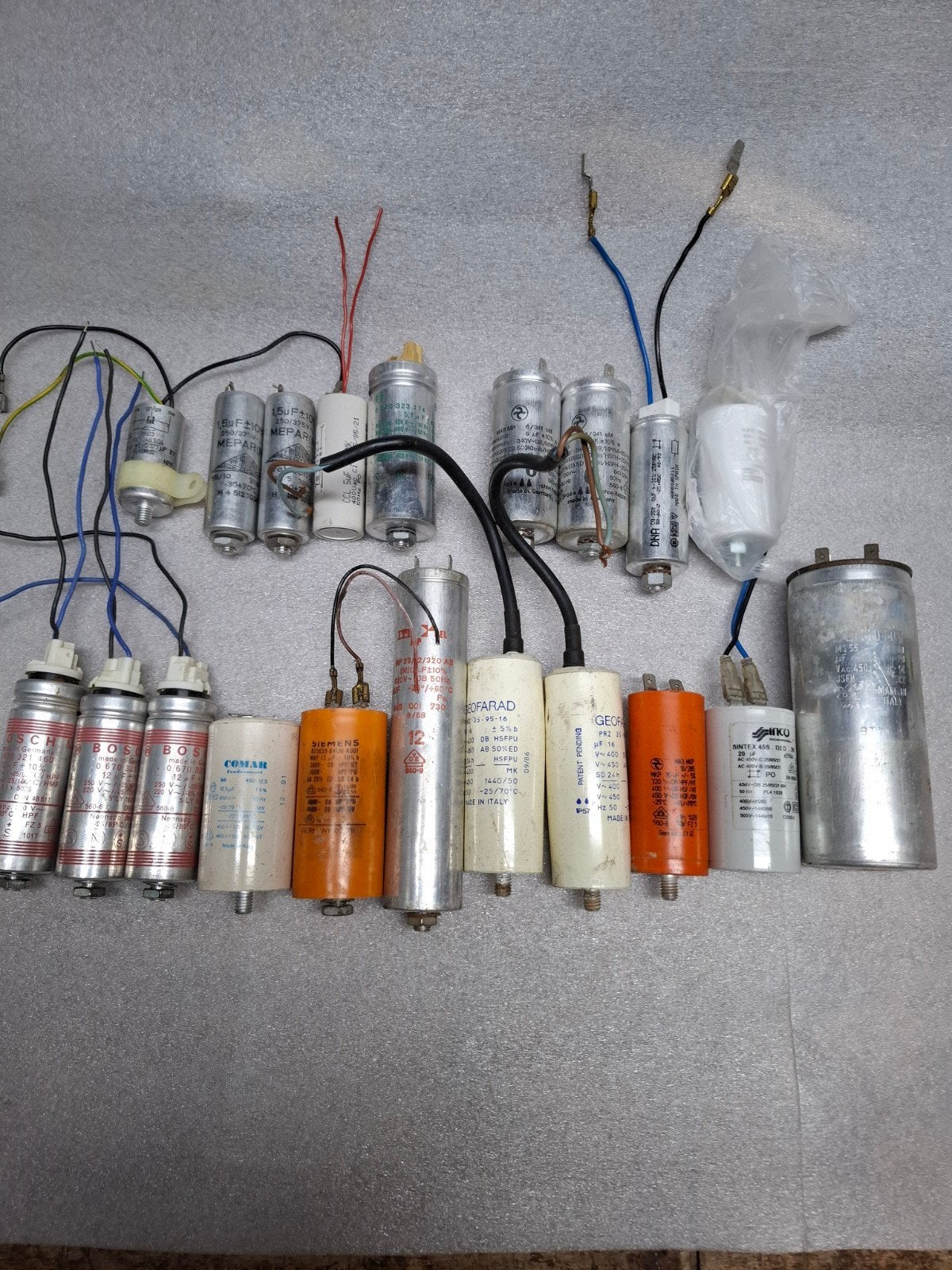 Ca 16 gebruikte Condensatoren 230V en 400V zie lijst, Ophalen of Verzenden, Gebruikt, Overige typen