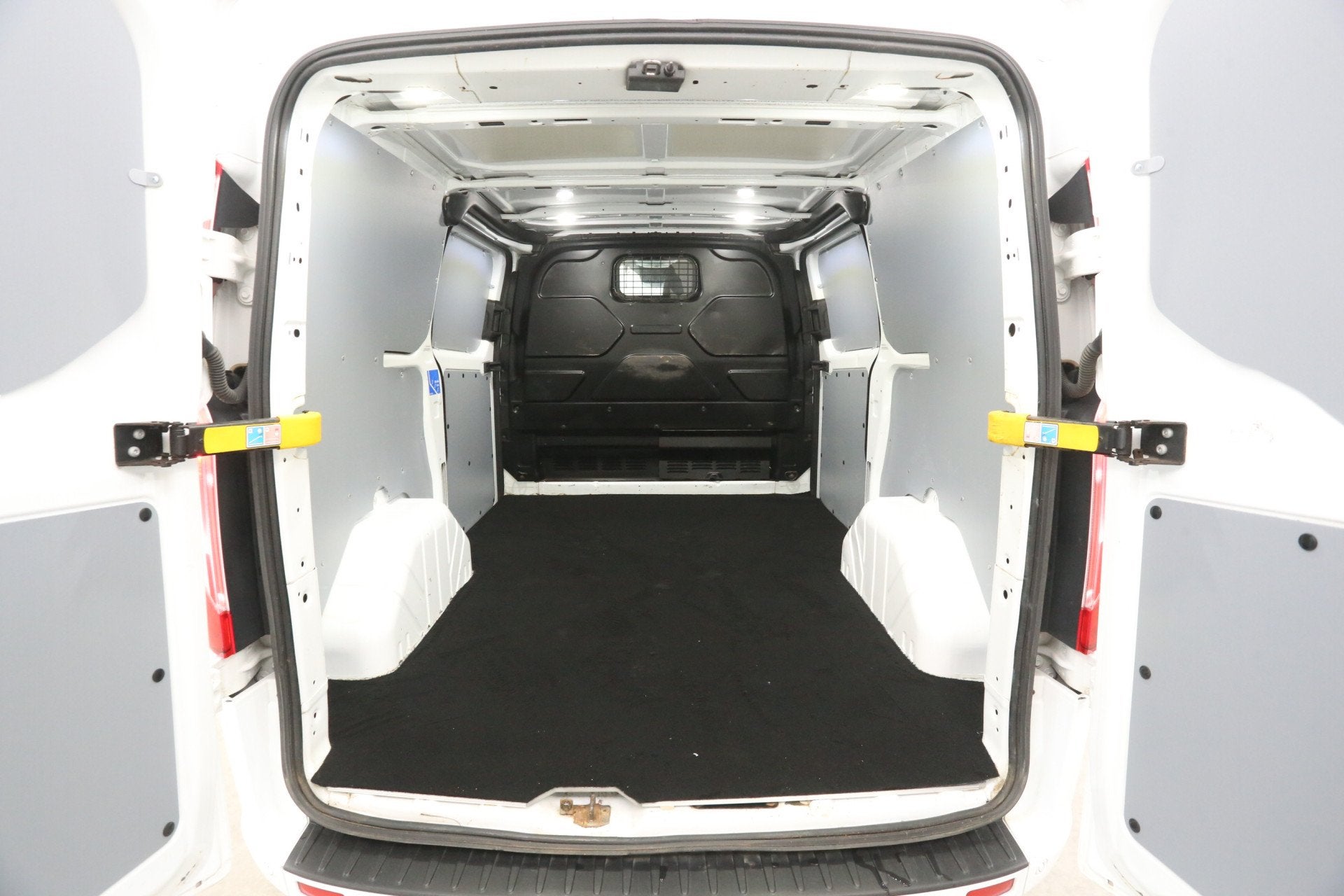 Ford Transit Custom 2.0 TDCI L1H1 185PK Sport | Automaat | A, Auto's, Automaat, Gebruikt, LED verlichting, Wit