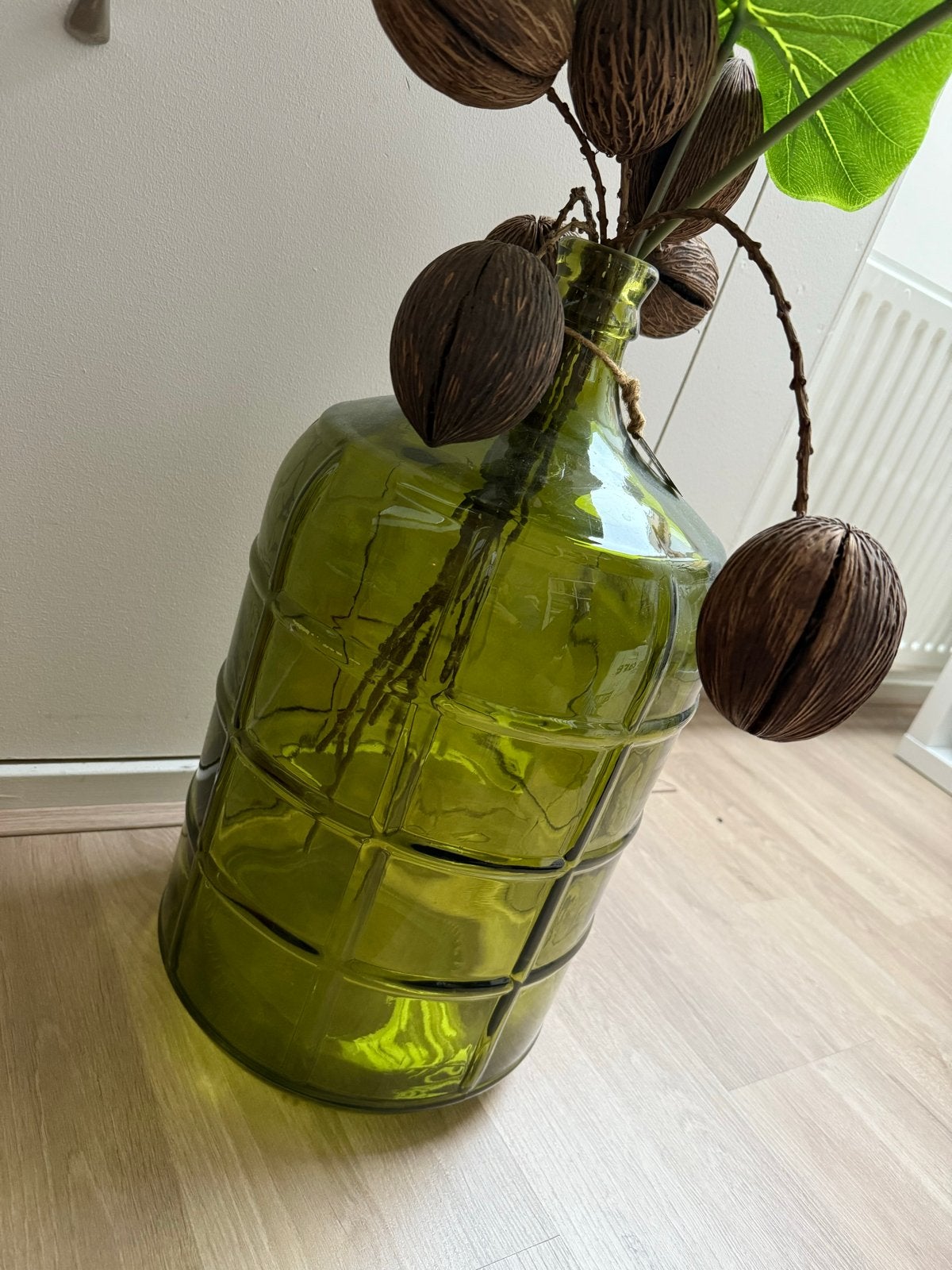 Grote groene sierfles/vaas van gerecycled glas (40x25cm), Huis en Inrichting, Woonaccessoires | Vazen, Ophalen, Minder dan 50 cm