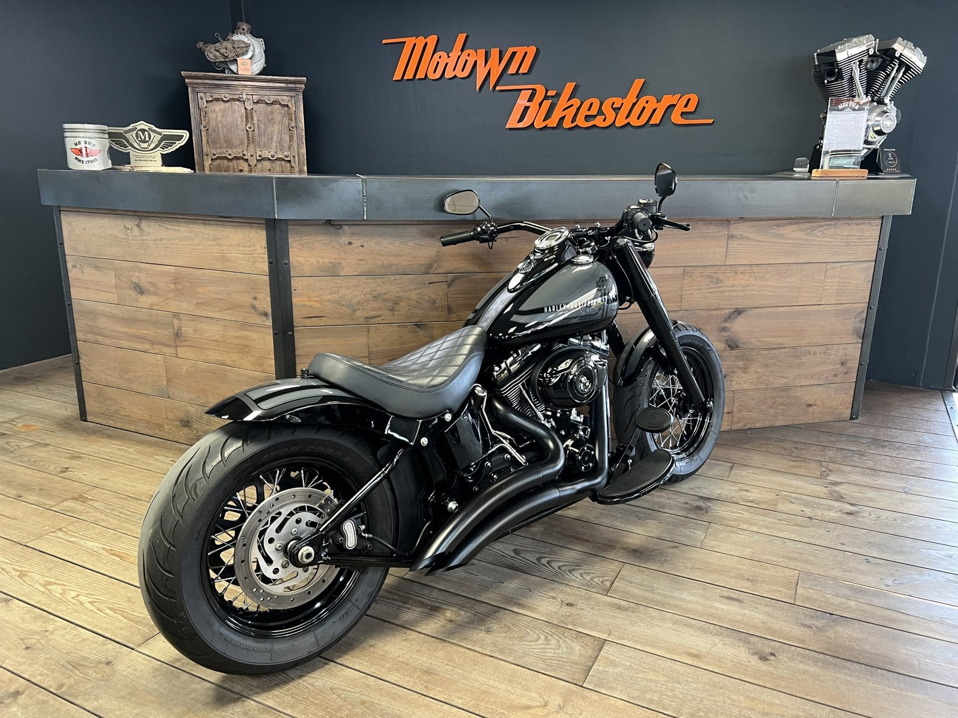Harley Davidson FLS Softail Custom Special Paint Custom Rear, Info@harley-davidson.com, Meer dan 35 kW, Overig, 3700 W Juneau Ave
53208  Wisconsin , US