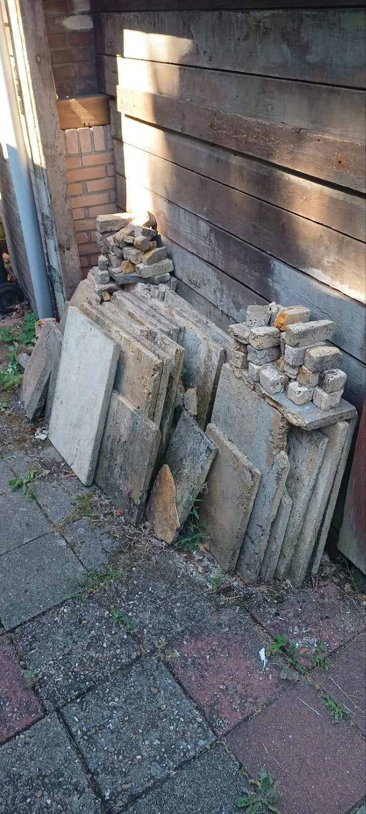 Grote stapel gebruikte tuintegels gratis af te halen, Ophalen, Gebruikt, 5 tot 10 m², Beton