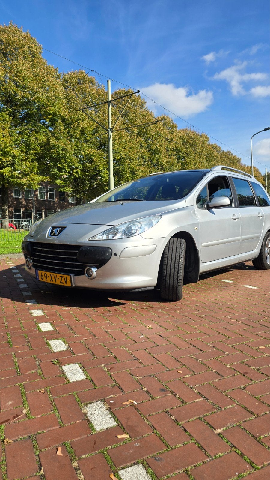 Peugeot 307 SW, CARPLAY, PANORAMADAK, 7 PERSOONS, 1 JAAR APK, 13 km/l, Zwart, 4 cilinders, 715 kg