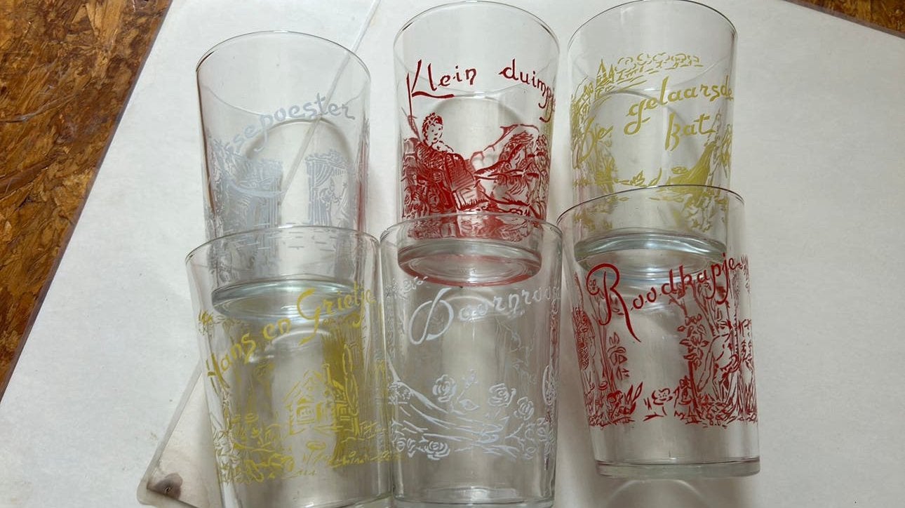 Vintage sprookjesglazen - Set van 6 met diverse sprookjes, Glas of Glazen, Gebruikt, Ophalen of Verzenden, Glas