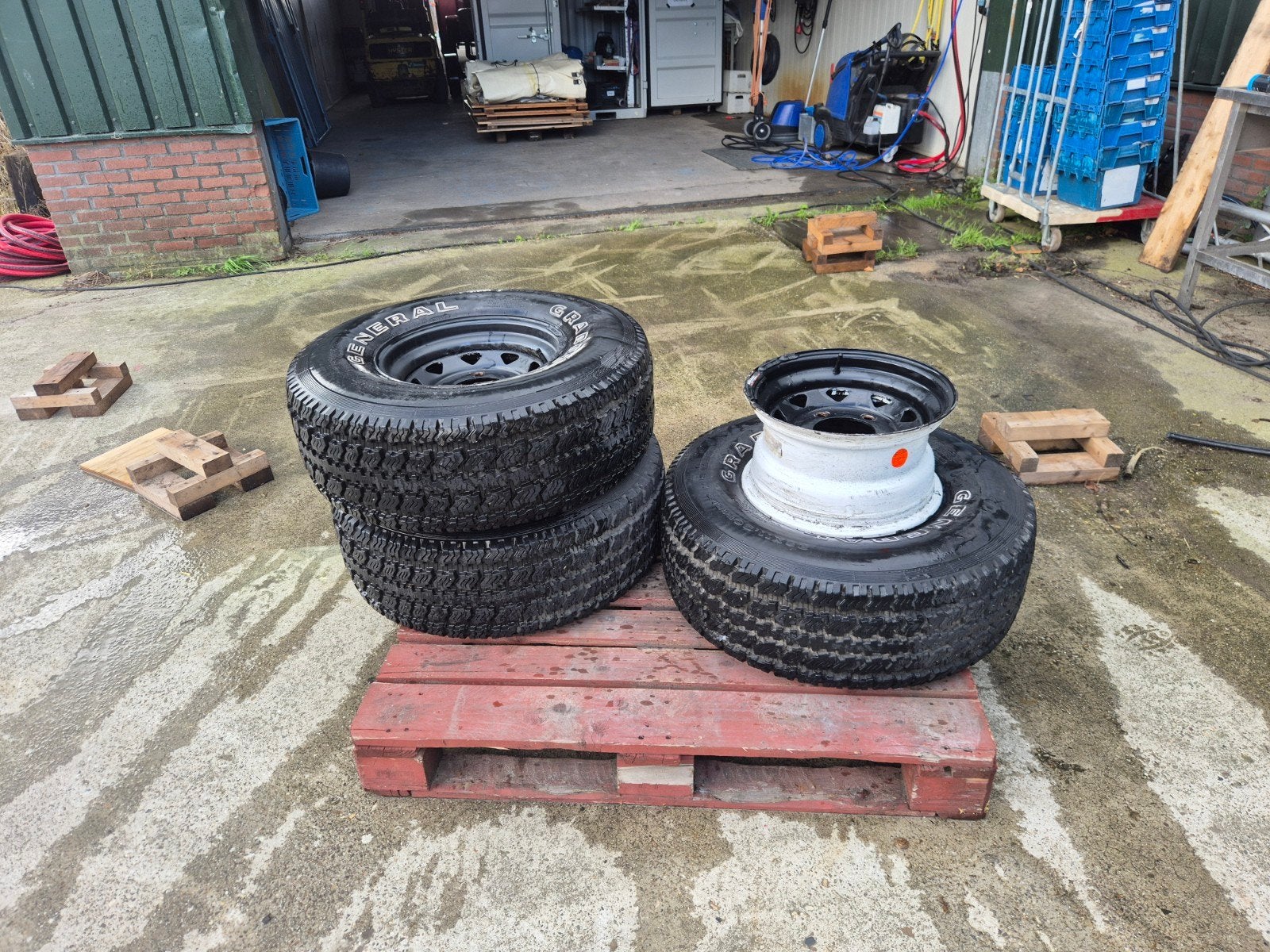 Set velgen met 3 General Grabber AP banden 15 inch, Ophalen, Gebruikt, 15 inch, Banden en Velgen
