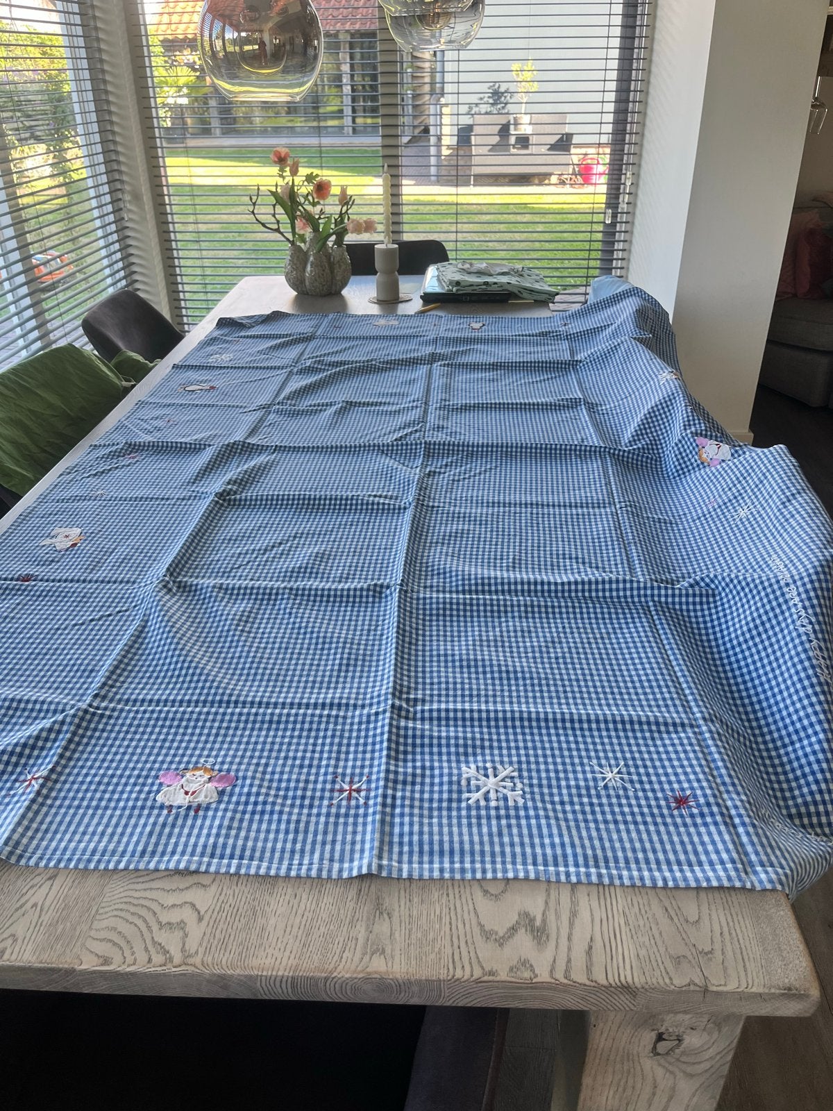 Blauw geruit tafelkleed met borduursels - 127x192 cm, Blauw, Ophalen of Verzenden, Zo goed als nieuw, Katoen