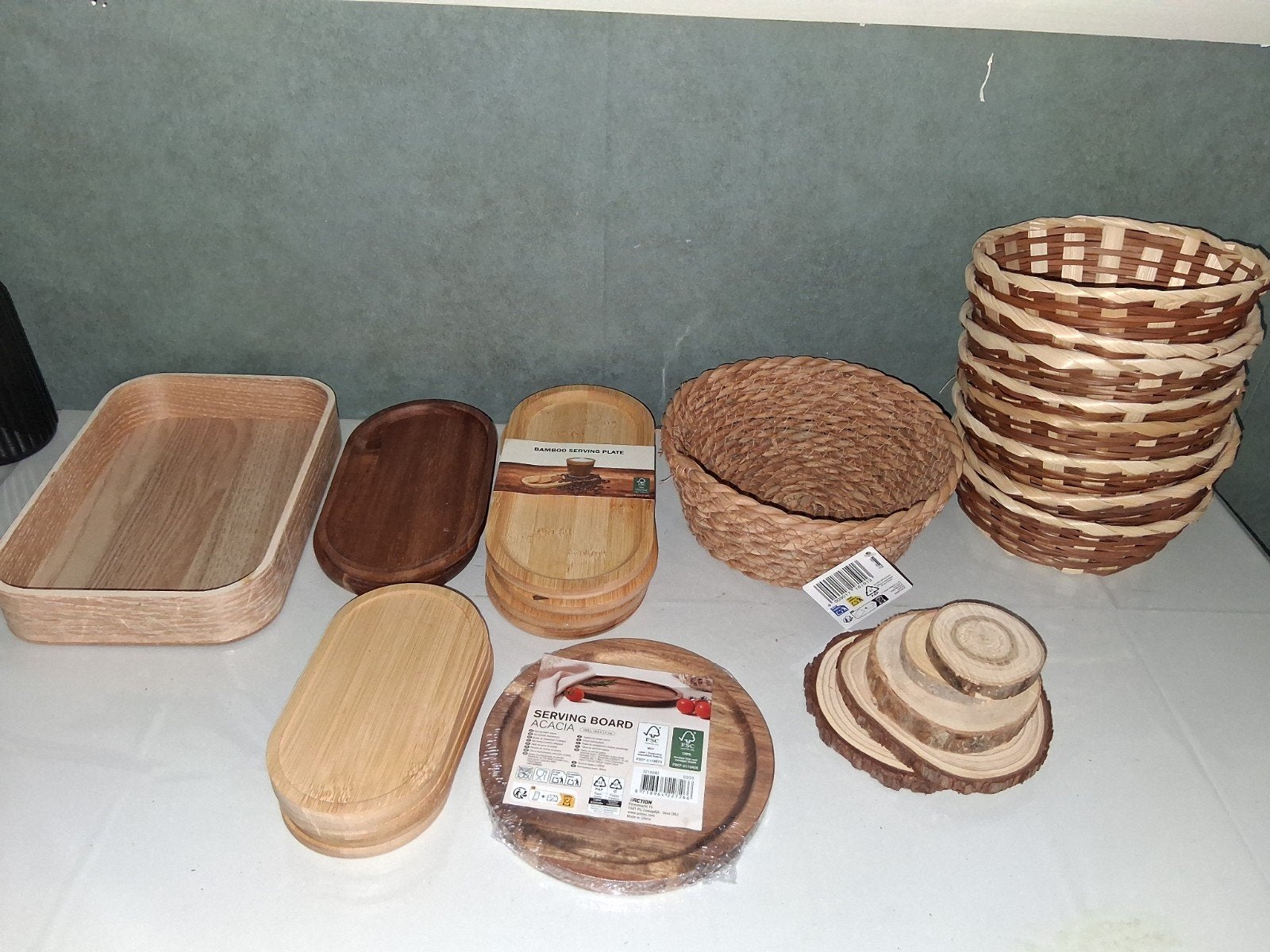Diverse nieuwe houten en rieten schalen en manden, Huis en Inrichting, Gevlochten, Nieuw, Ophalen of Verzenden, Dienblad