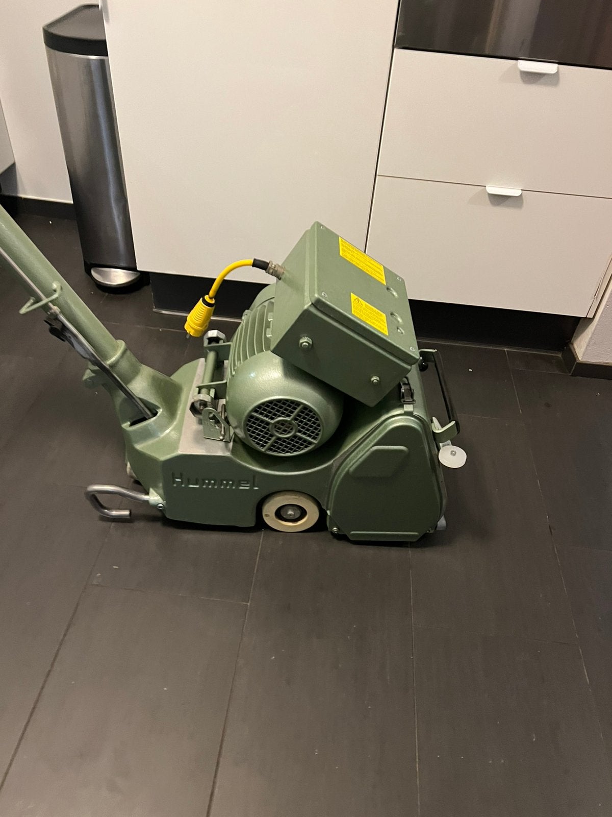 Lagler hummel parketschuurmachine, bandschuurmachine, Ophalen, Zo goed als nieuw, Bandschuurmachine