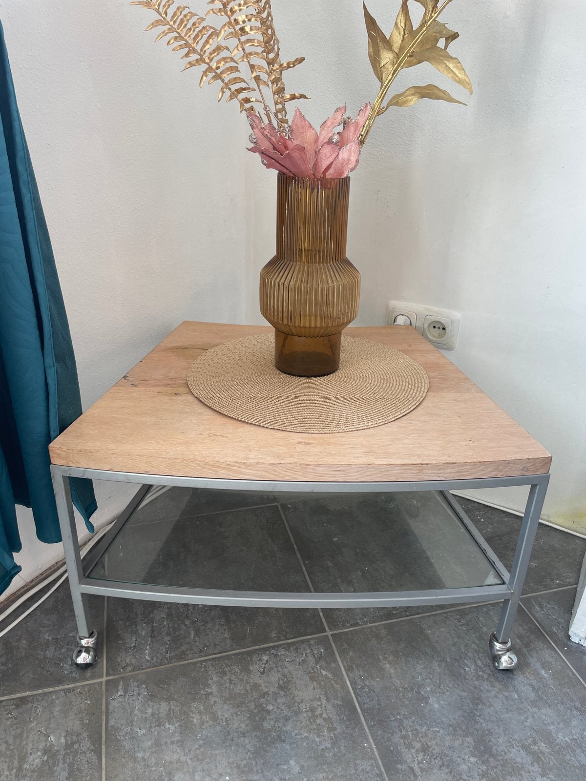 Bijzettafel metaal, glas en hout met wieltjes, Huis en Inrichting, Tafels | Bijzettafels, Ophalen, Minder dan 45 cm, Gebruikt