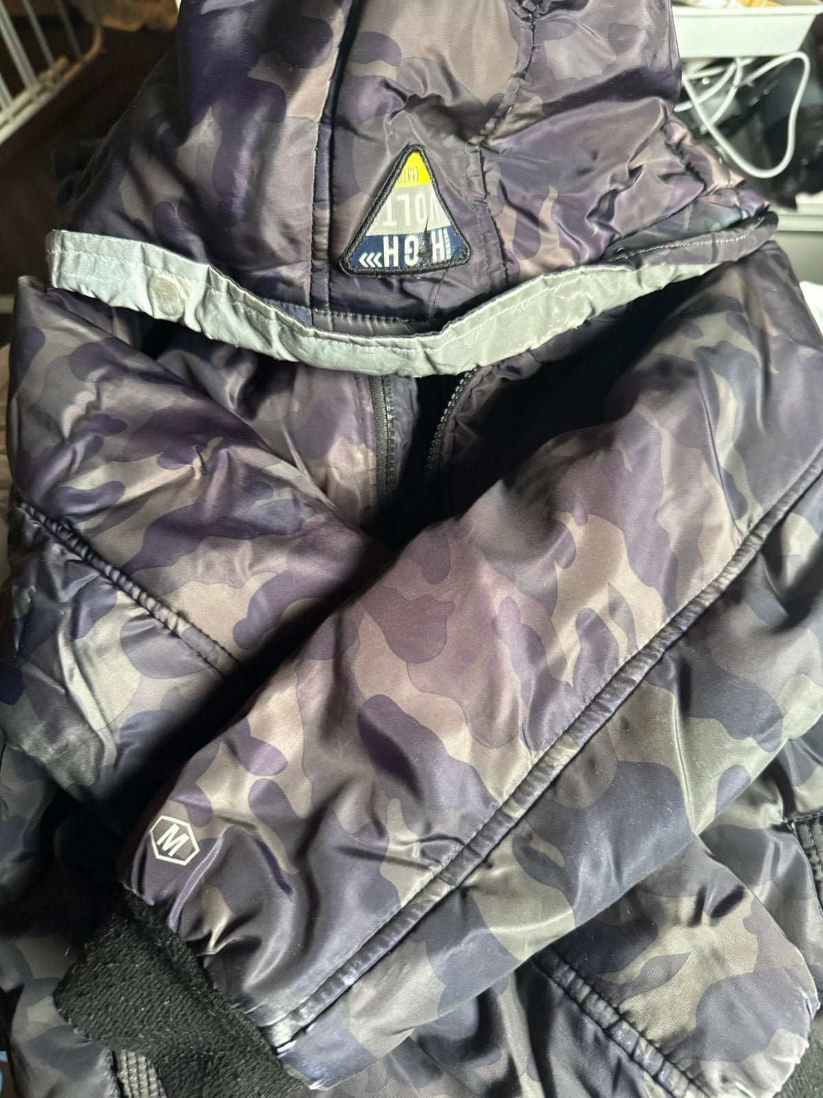 Warme winterjas met camouflageprint - Gratis af te halen, Ophalen of Verzenden, Gedragen, Meerkleurig