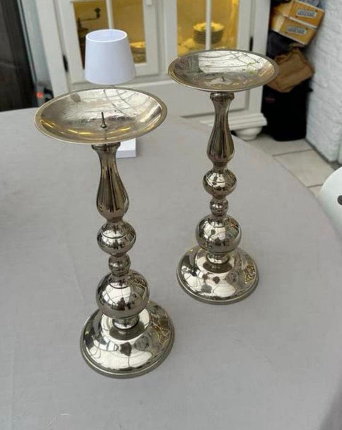 Set van 2 metalen verzilverde kandelaars, Antiek en Kunst, Antiek | Kandelaars, Ophalen of Verzenden, Zilver