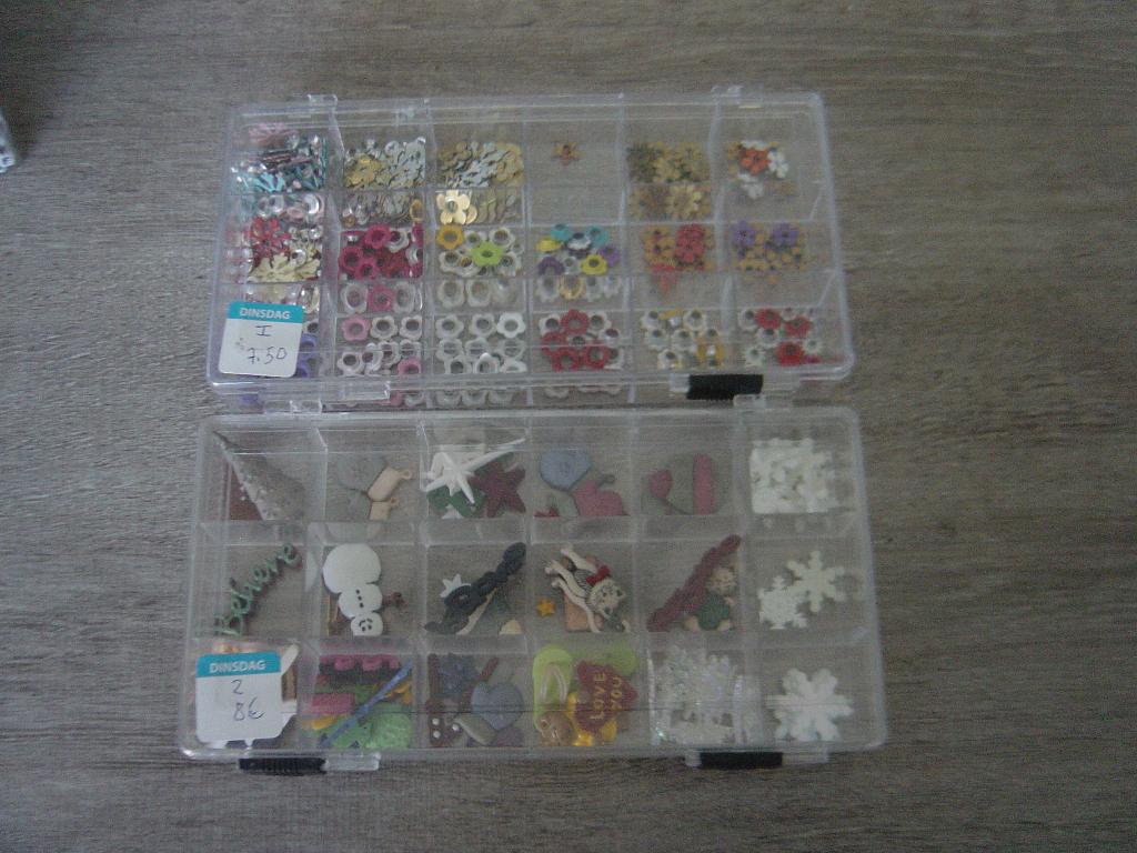 Hobbydozen met embellissent voor scrapbooking, Ophalen of Verzenden, Nieuw, Overige typen, Overige merken
