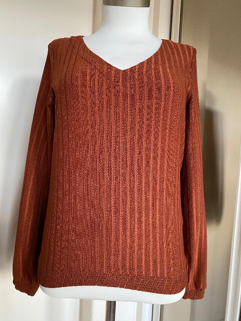 top WE S brique travel, Kleding | Dames, Tops, Zo goed als nieuw, Maat 38/40 (M), Bruin, Lange mouw, Ophalen of Verzenden