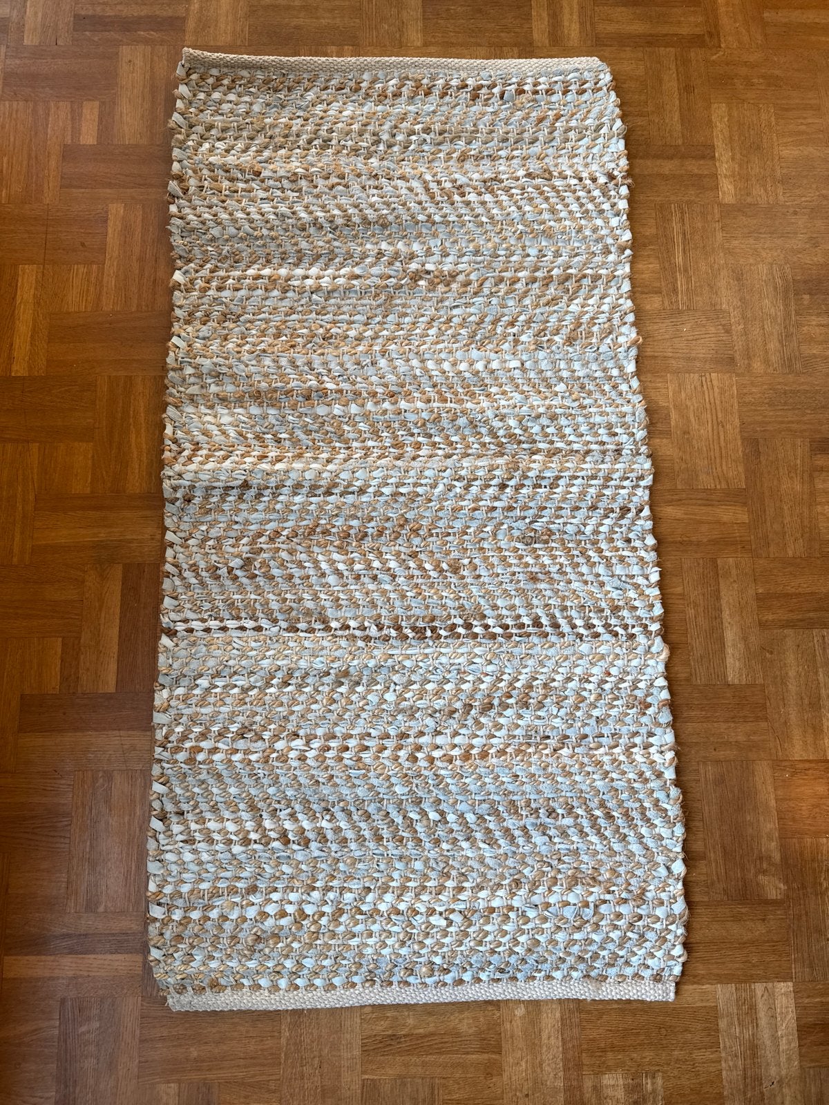 Geweven beige/l.blauw kleed:loper 62x125 cm, nieuw, 100 tot 150 cm, Bruin, Nieuw, Rechthoekig